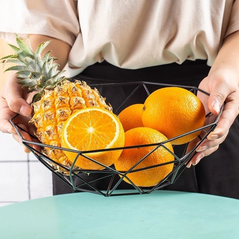 Fruteira Aramada com Acabamento Preto - Cesta Elegante e Funcional para Organização